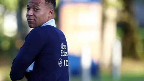 紐卡斯爾官方確認：托纳利正式加盟，续约至2028，转会金高达7000万欧元。