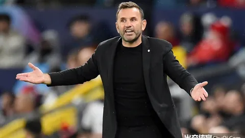 “利物浦击败南安普敦，继续领跑积分榜”